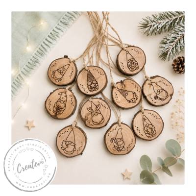 10 gravierte Holzanhänger Weihnachtswichtel, Holzscheiben, Geschenkanhänger, Weihnachtsdeko