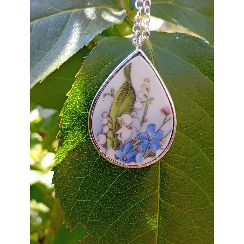 Kette Amulett handarbeit Porzellan Vintage Bild 1