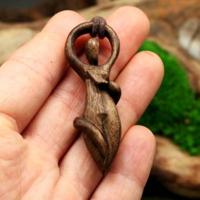 Schlangengöttin Anhänger aus Holz geschnitzt • Schlangenfrau Holz Schmuck • Medusa Schmuck und Göttin mit Schlange