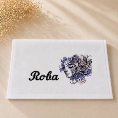 Personalisiertes Gästehandtuch 30 × 50 cm | Bestickt mit Wunschname & Schmetterlings-Frauenmotiv | Elegantes Geschenk