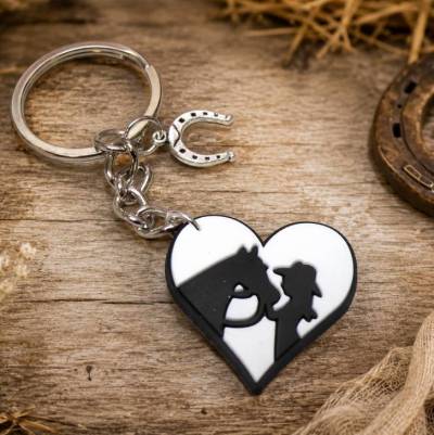Pferde Schlüsselanhänger Herz personalisierbar – Geschenk für Reiter mit Hufeisen & Initiale