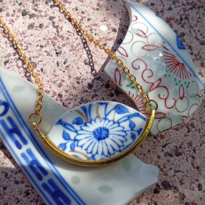 Kette Amulett handarbeit Porzellan Vintage