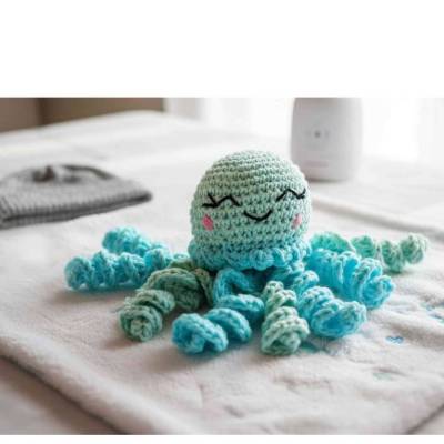Oktopus gehäkelt aus Baumwolle, Frühchen Krake, personalisierbares Baby Kuscheltier & Geschenk zur Geburt