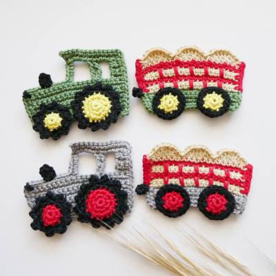 Großer gehäkelter Trecker,Heuwagen - Traktor,Häkelapplikation,Aufnäher,Geschenk,Junge,Schulanfang,Gastgeschenk,Tischdeko