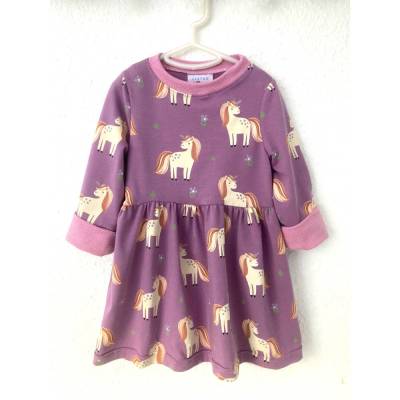 Einhorn Kleid für kleine Mädchen, aus Jersey, Grundfarbe - helle Traube, Motiv - Glitzer Einhörner