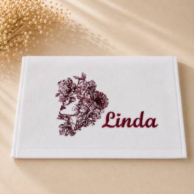 Personalisiertes Gästehandtuch 30 × 50 cm | Bestickt mit Wunschname & floralem Frauenmotiv | Elegantes Geschenk