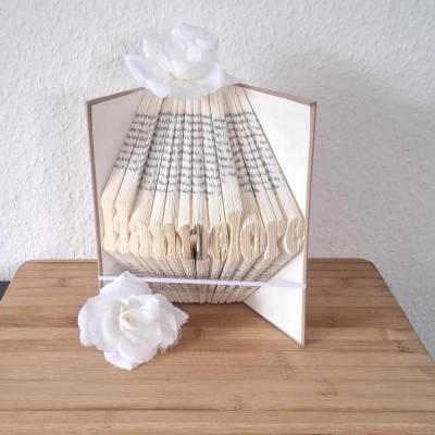Gefaltetes Buch mit Namen – Personalisiertes Geschenk zur Hochzeit, Geburt, Taufe oder zum Geburtstag