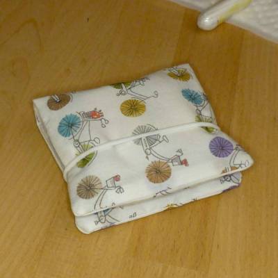 Tampontasche, Kosmetiketui, Minitäschchen aus Biobaumwolle, Handarbeit