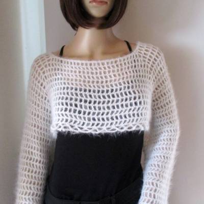 Shrug aus edlem flauschigen Baumwollgarn, Cropped Sweater, Seelenwärmer, Crop Top, Pullover