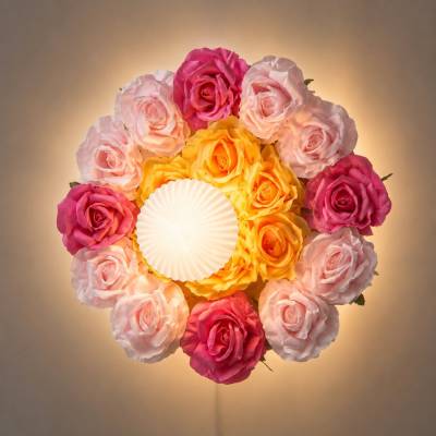 Romantische Rosenblüten-Wandlampe für Wohn- & Schlafzimmer, Wanddeko mit Kunstseiden-Blüten, Florale Wandkunst