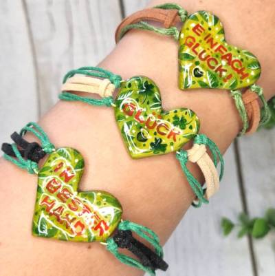 Handgefertigtes Herz Armband in Grün – Glücksbringer & Mutmacher aus Modelliermasse,  Geschenk