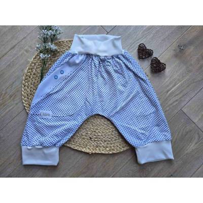 Mädchen, Jungen Pumphose Shorts Unisex 128/134 – Bio-Jersey Weiß mit Blau Punkten – Unikat & kurze Hose