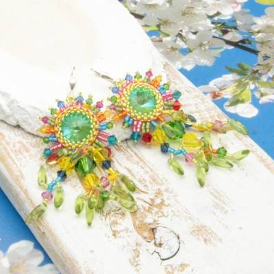 Farbenfrohe bunte hippie Ohrringe grün, Geburtstag, Ohrhänger, Glasperlenschmuck, Geschenkidee, handgemacht Unikat Frau