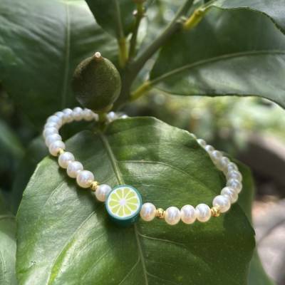 VERSANDFERTIG Armband Süßwasserperlen elastisch weiß mit Limette, 18cm