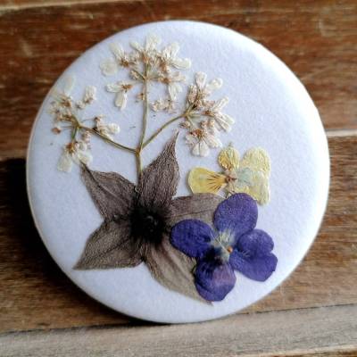 Taschenspiegel 59mm, getrocknete Blüten, handgemacht.