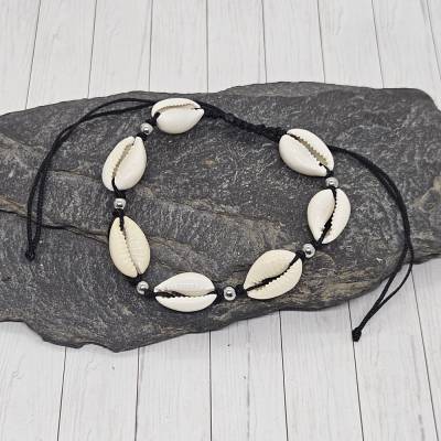 Kauri Muschelarmband Schwarz Silber – Handgemachtes Makramee Boho Armband mit Edelstahlperlen