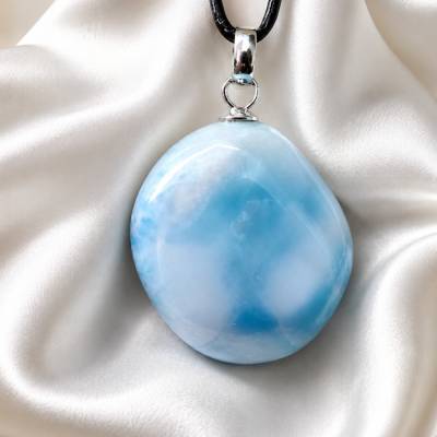 Larimar Anhänger mit 925er Silberschlaufe – Cabochon, Blau-Weiß