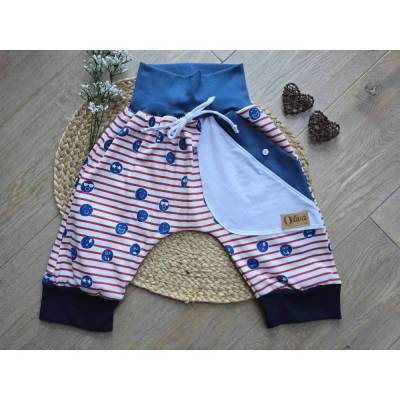 Sommerliche Unikat-Shorts / Knickerbocker Gr. 128/134 / Kinder Pants / Rote gestreift Unisex Sommerhose