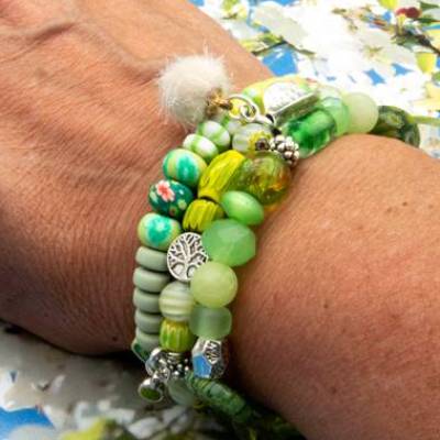 Sommerfrisches Glasperlenarmband Set, grün, Boho Hippie Schmuck, stapelbar & Unikat, Geschenkidee Weihnachten Freundin