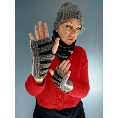 Strickanleitung Linear Set: Kuscheliges Trio aus Mütze, Halswärmer und Stulpen