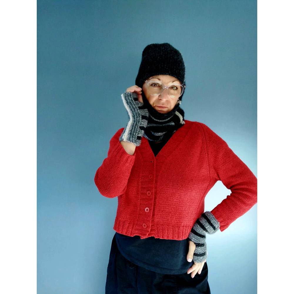 Strickanleitung Linear Set: Kuscheliges Trio aus Mütze, Halswärmer und Stulpen Bild 10