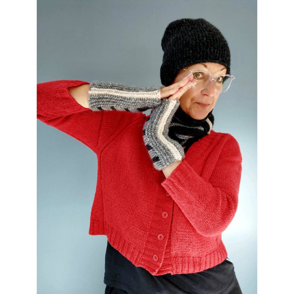 Strickanleitung Linear Set: Kuscheliges Trio aus Mütze, Halswärmer und Stulpen Bild 3
