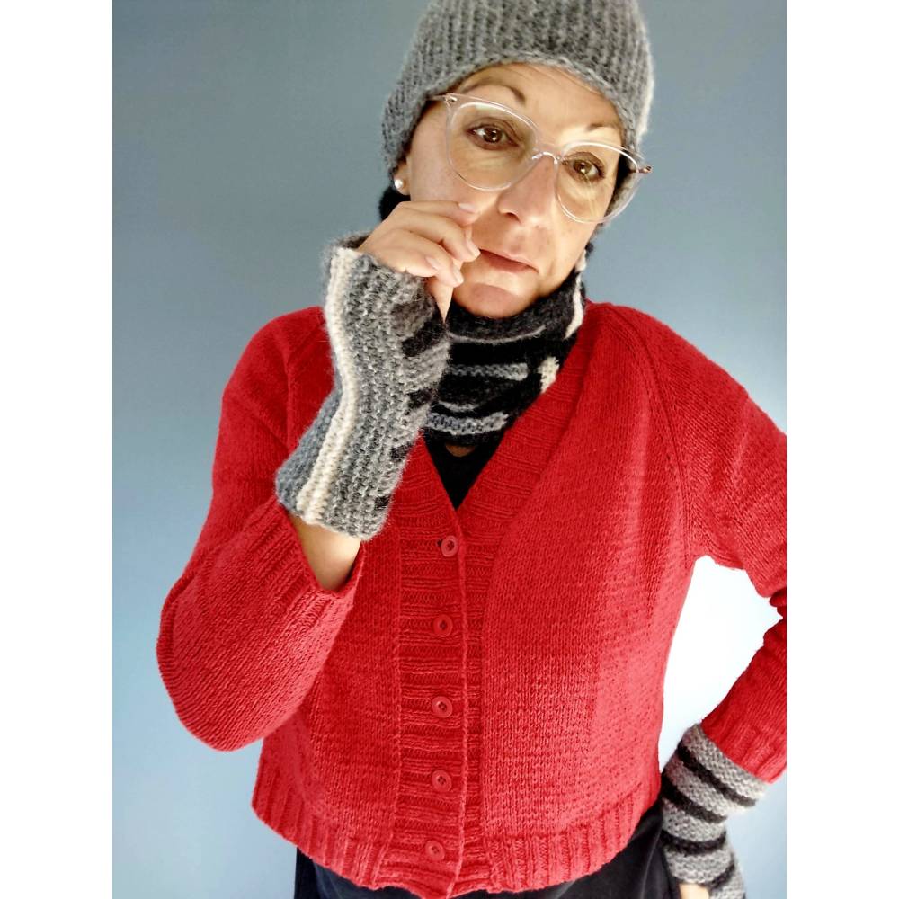 Strickanleitung Linear Set: Kuscheliges Trio aus Mütze, Halswärmer und Stulpen Bild 7