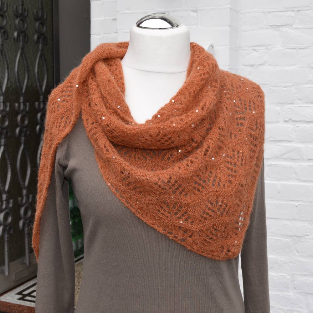 Alpaka Tuch  " BERNSTEINKÜSTE " gestricktes mit Paillettes von Feinestrick Bild 6