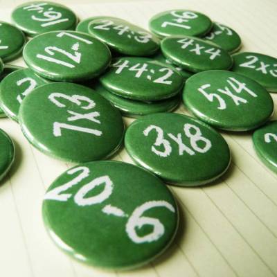 Mathe Buttons, 24 Stk., Adventskalenderbuttons, handgemacht. 