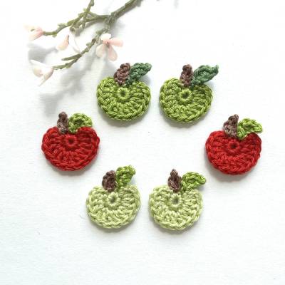 2 kleine gehäkelte Äpfel mit Blatt und Stiel nach Farbwahl zur Tisch- oder Streudekoration - Herbst,Obst,Floristik,Blume