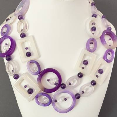 Extravagante Achatkette mit Amethyst und Bergkristall, 113 cm lang, lange Halskette lila weiß, Geschenk Frau