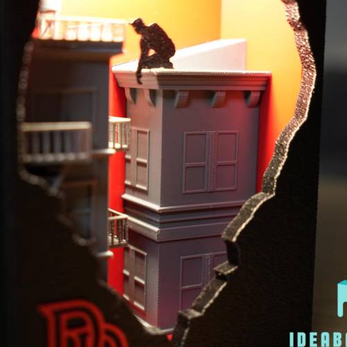 Daredevil Diorama mit LED-Beleuchtung – Handgefertigte Superhelden-Deko für Fans
