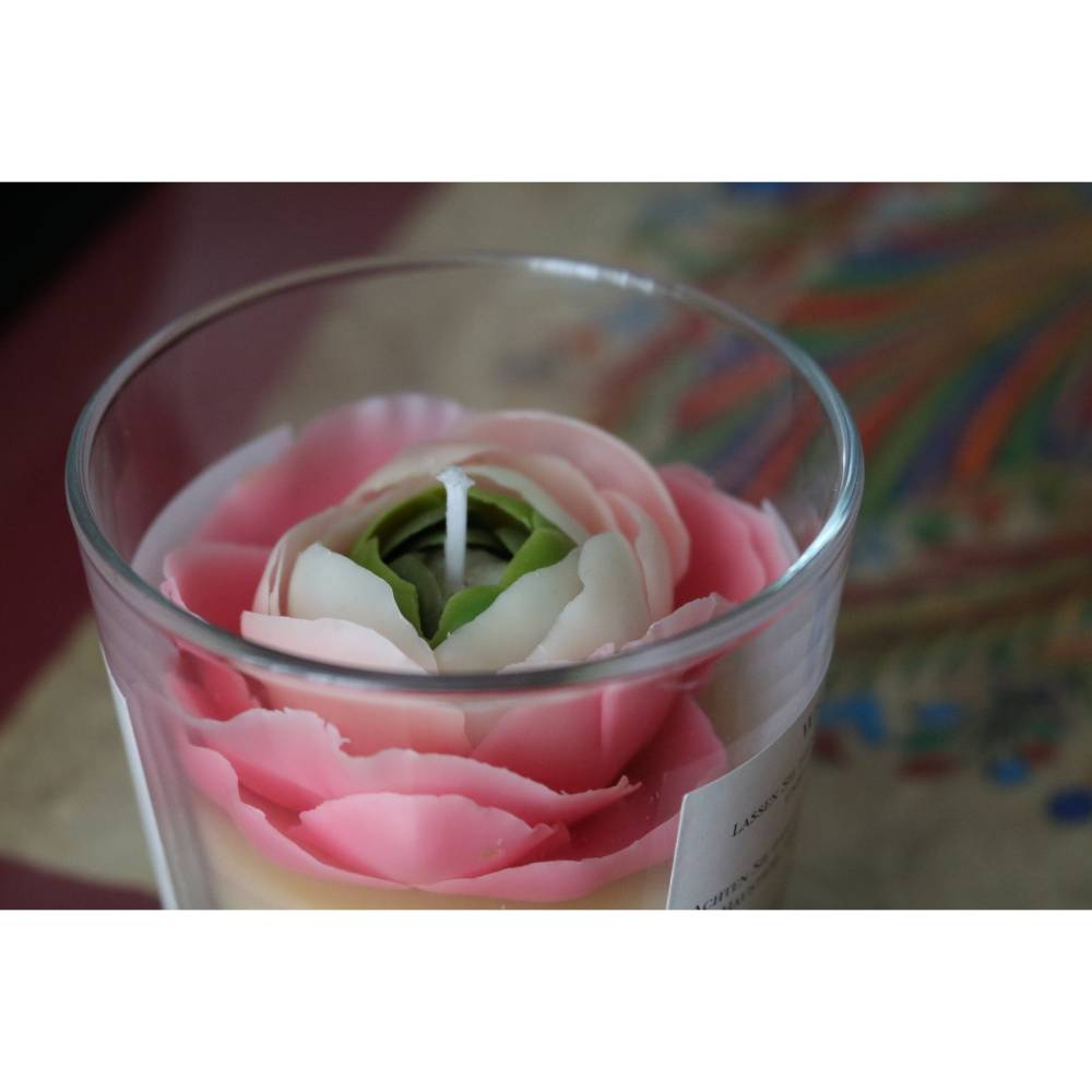 Rosenblüte aus Bienenwachs – Dekorative Kerze im Glas