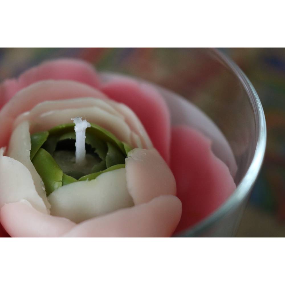 Rosenblüte aus Bienenwachs – Dekorative Kerze im Glas
