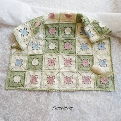Gehäkelte Babydecke Blumenmuster,Baumwolle/Wolle - Granny,Kuscheldecke,Häkeldecke,Kinderwagendecke,Mitteldecke
