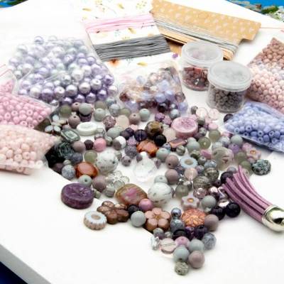 DIY Perlenbastelmischung rosa, lila, Taschenbaumler, selbermachen, Perlensuppe, Schmuckherstellung, Geschenkidee