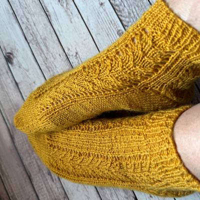 One Twenty Five – Strickanleitung für Lacemustersocken