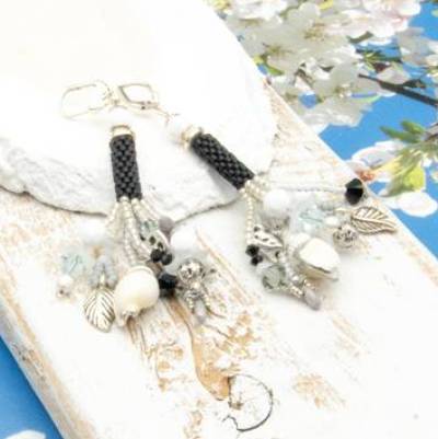 Hippie Ohrringe schwarz weiß, Geburtstag, Ohrhänger, Glasperlenschmuck, Geschenkidee, Unisex, tribal, handgemacht Unikat
