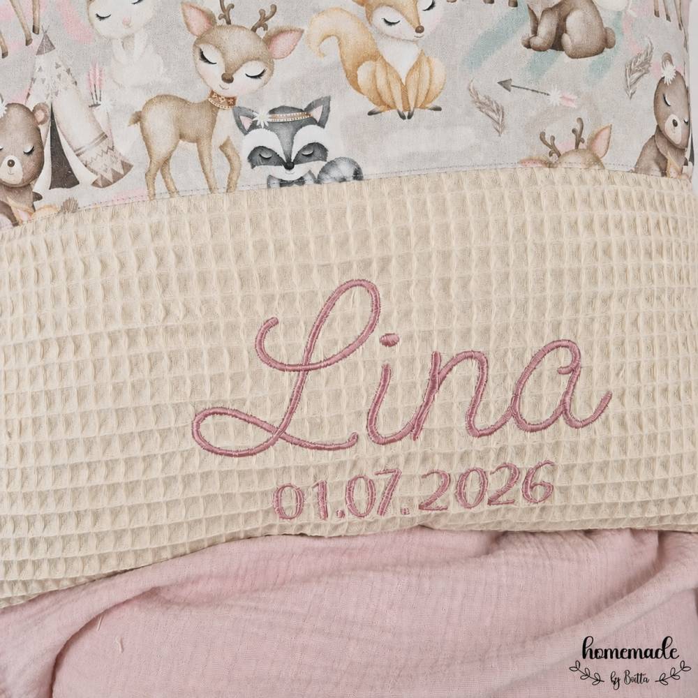 personalisierter beiger Kissenbezug mit Waldtieren und Namen personalisiert, Deko im  Kinderzimmer Bild 4