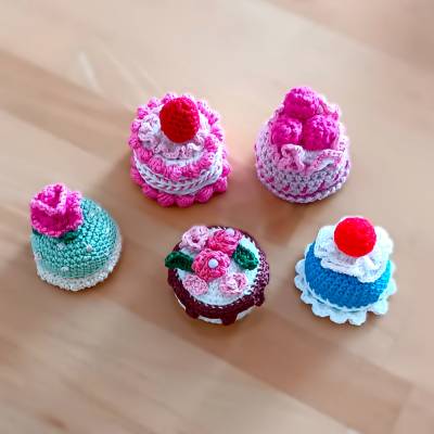 Cupcakes 5 Törtchen  Gehäkeltes Gebäck Kinderküche Bäckerei Kaufmannsladen
