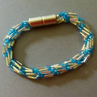 Armband Häkelarmband türkis silber, 18 cm, handgefertigt aus Perlen & Stiftperlen, Magnetverschluss