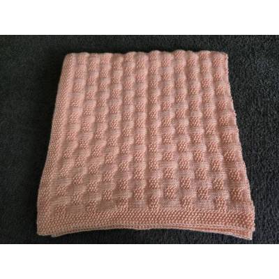 Babydecke handgestrickt 80 cm x 75 cm in Apricot
