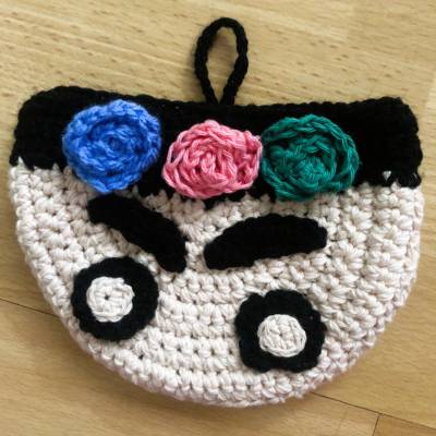 Handgehäkeltes Täschchen im Frida-Kahlo-Stil – Kosmetiktasche oder Etui