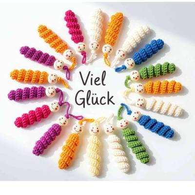 2 gehäkelte Sorgenwürmchen als Glücksbringer, Schlüsselanhänger & Kleines Dankeschön, Glückswürmchen Set gehäkelt