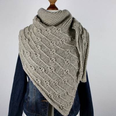 Strickanleitung Tuch „Frejas“ – Dreieckstuch mit Strukturmuster