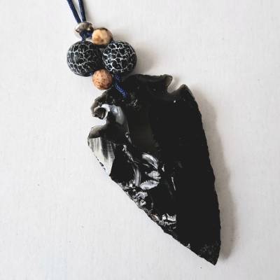 Pfeilspitzenobsidian Anhänger mit Achat– Amulett, Makrameeband