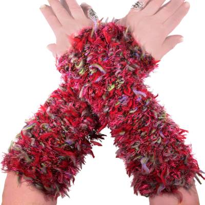 Armstulpen XXL handgestrickt & gehäkelt mit Fransenwolle – Unikat, extra lang, leuchtende Farben