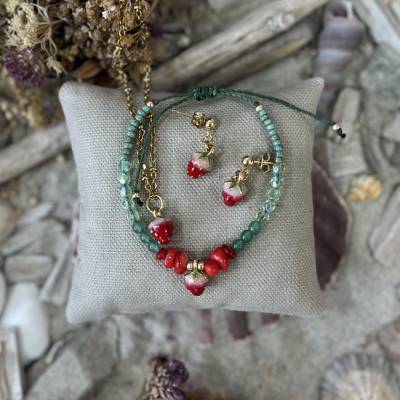Schmuckset „Sunny Strawberries“ - Goldfarbene Edelstahl-Schmuckstücke mit Erdbeeren