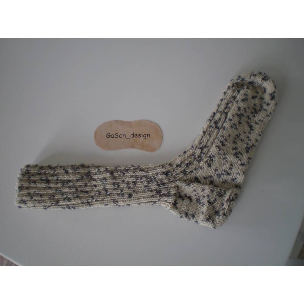 Handgestrickte Damensocken Größe 36/37 | Wollweiß mit grauen Punkten | Weiche Socken Bild 4