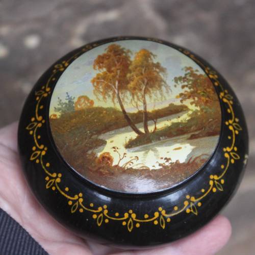 kleine russische Lackdose aus Holz Lackmalerei Handbemalt Vintage signiert